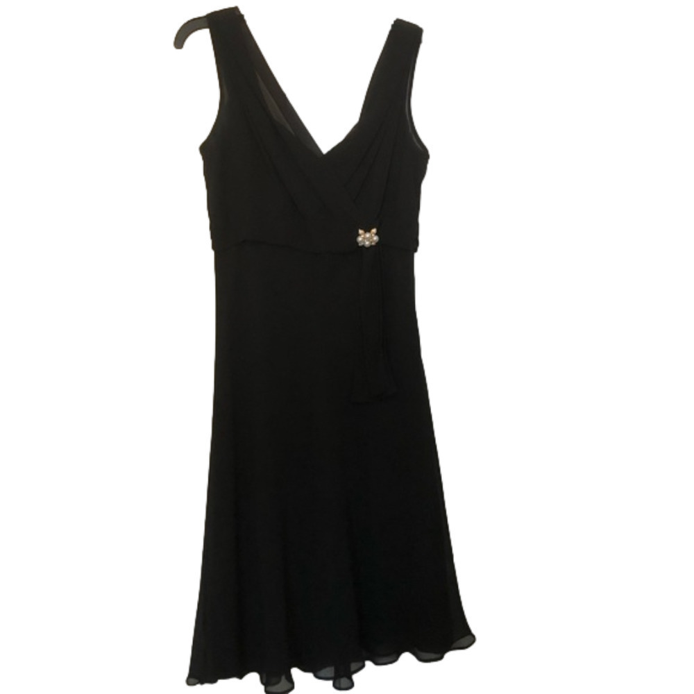 Donna Morgan Sleeveless Fully Lined Cocktail